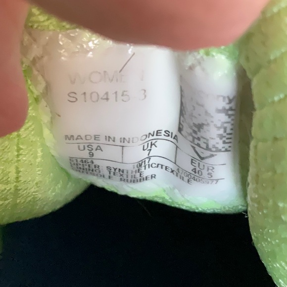 Saucony Guide ISO Sneakers - Dark Gray and Green Sz 9 - Picture 2 of 9